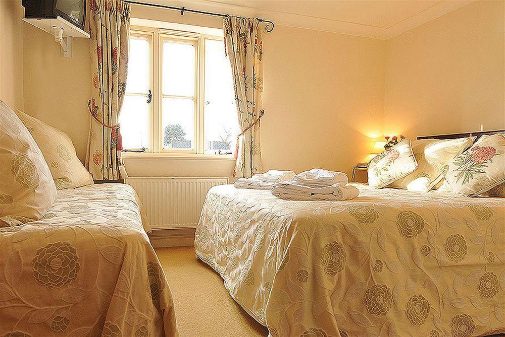 The Chequers Inn Cassington ภายนอก รูปภาพ